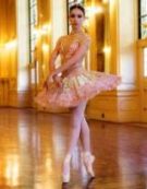 Karen Mesquisa, bailarina