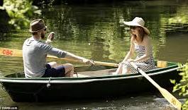 Namorados num bote