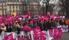 Manifestantes em Paris contra o casamento gay