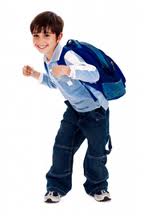 estudante com mochila nas costas